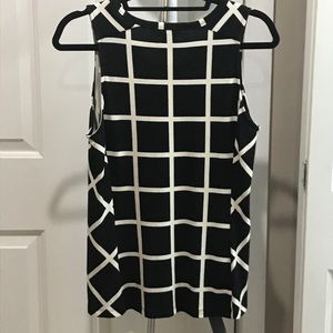 Banana republic black and white sleeveless top M
